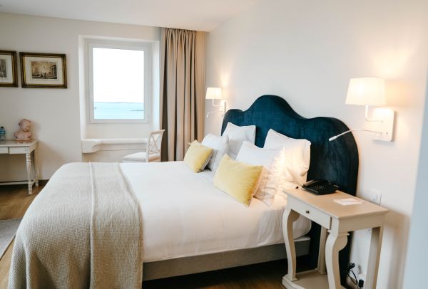 Bien-être & Gourmandise en chambre  Manoir Signature Mer