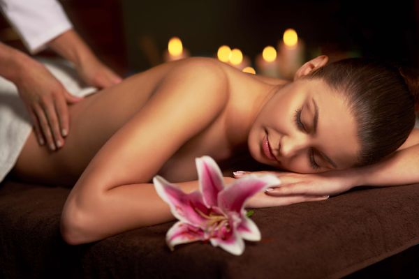Massage relaxant voyage aromatique